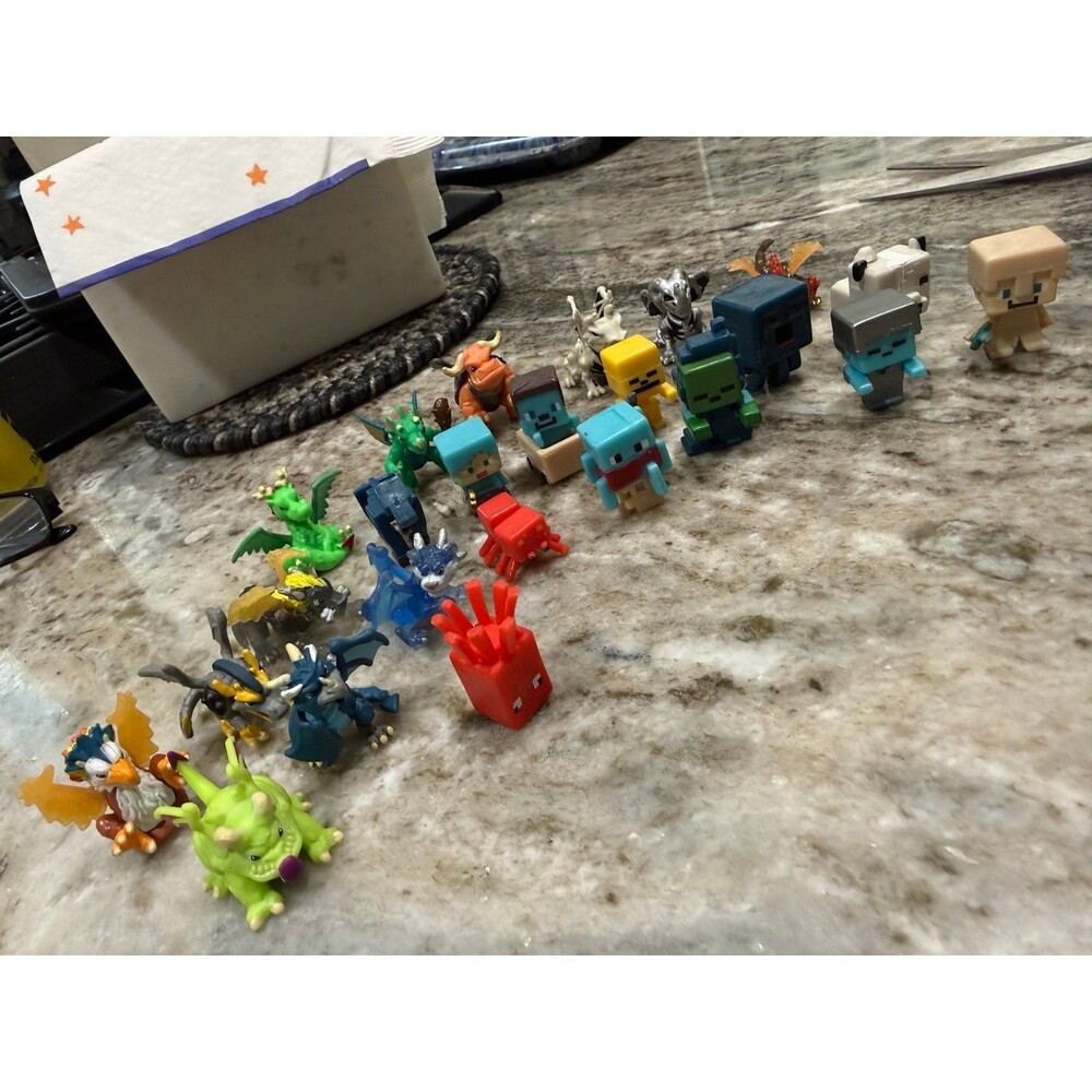 Minecraft lot of 24 mini figures